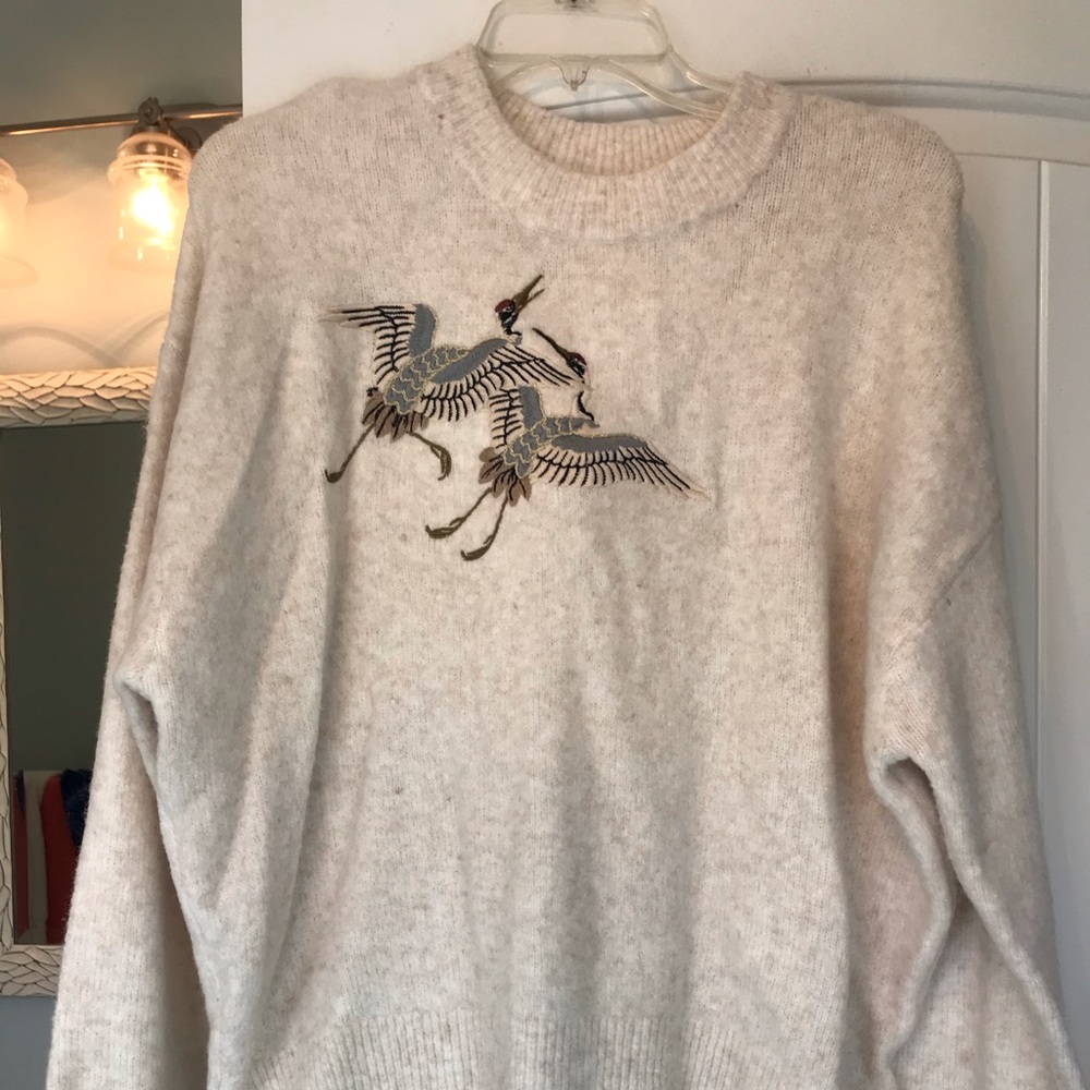 H&M off white sweater with lovely bird accents